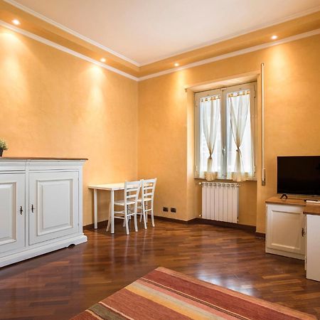 A Poche Fermate Dal Centro - Design Home Rome Bagian luar foto