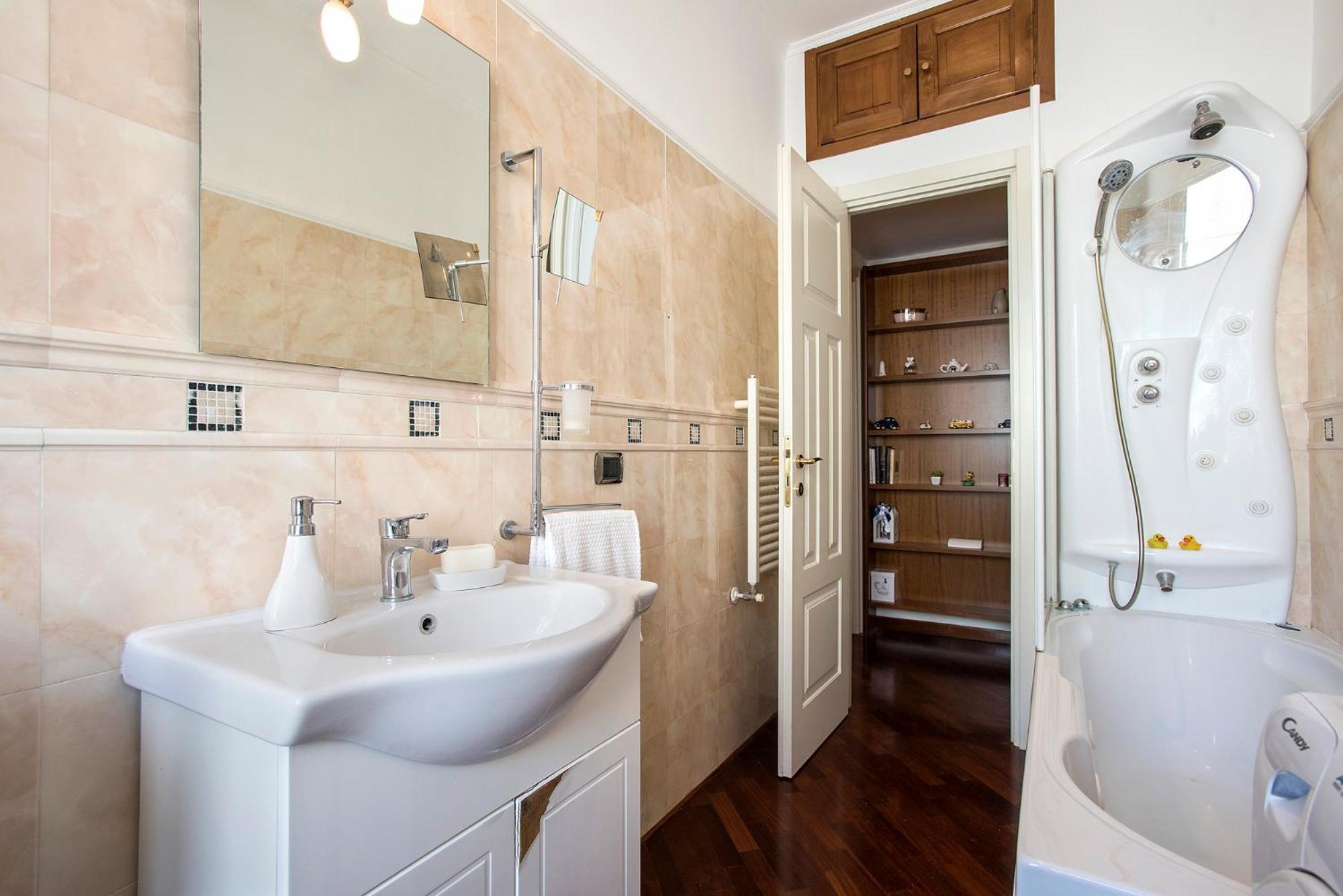 A Poche Fermate Dal Centro - Design Home Rome Bagian luar foto